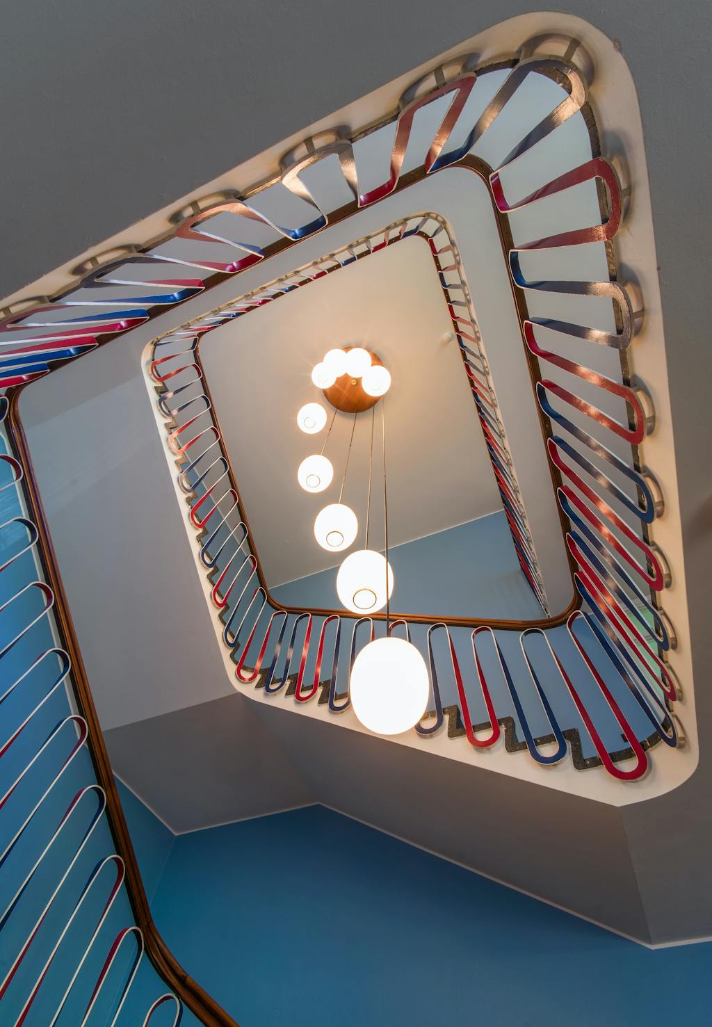 Samme stil som PH og Arne Jacobsen 