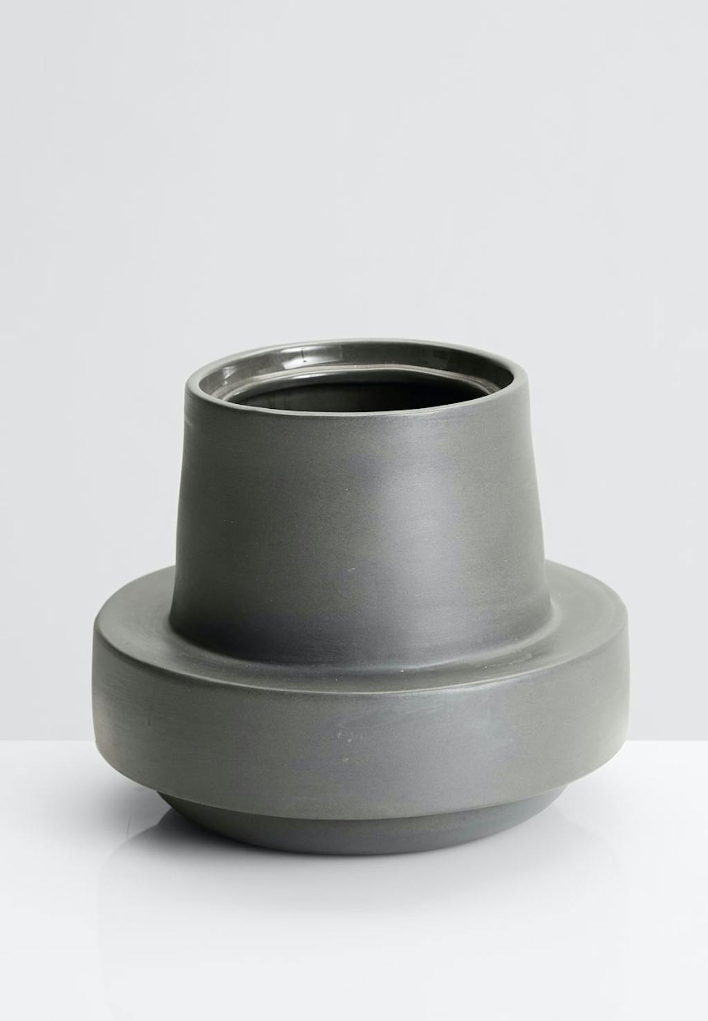 Grå urtepotteskjuler