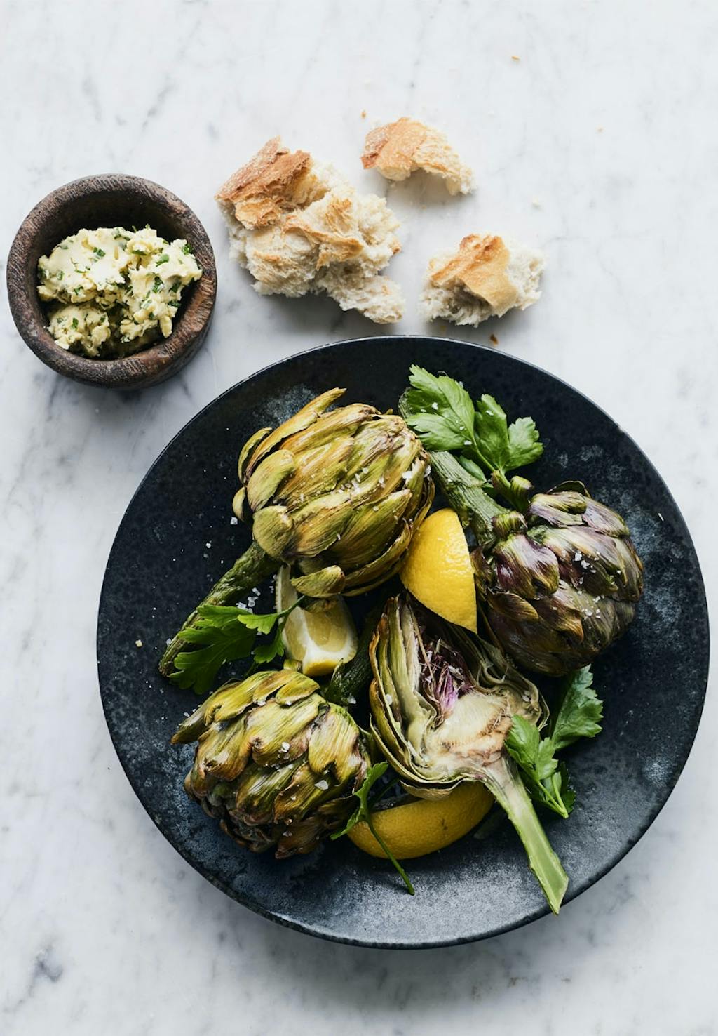 Friterede artiskokker med rørt smør