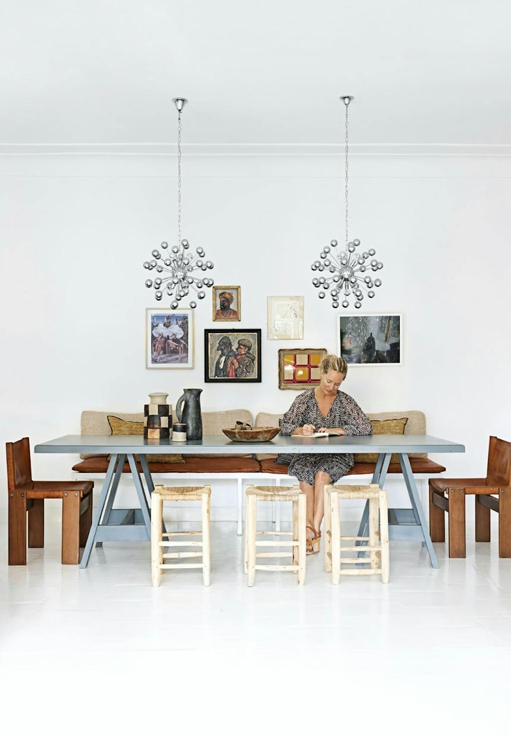 Rummeligt køkken med plads til gæster