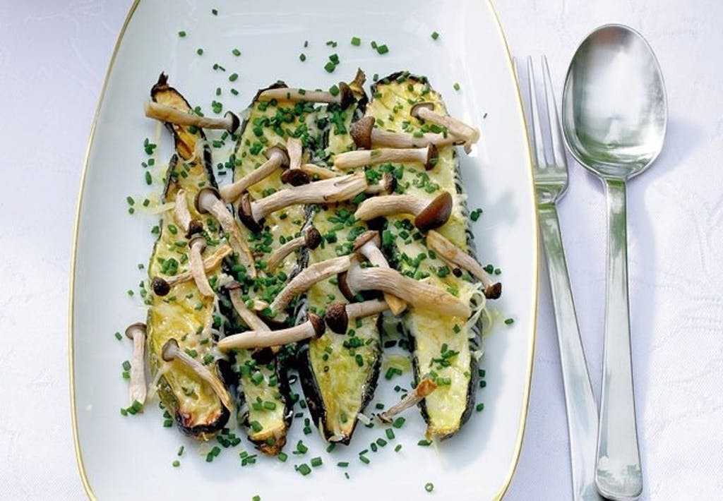 Bagt squash med bøgehatte