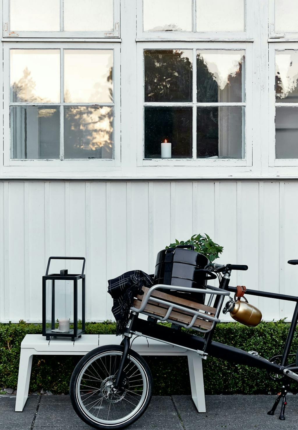 Hvid bænk fra Cane-line