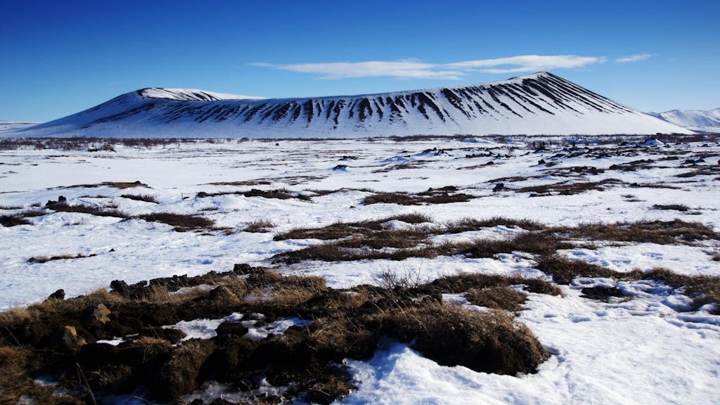 Myvatn, Island — Beyond the Wall