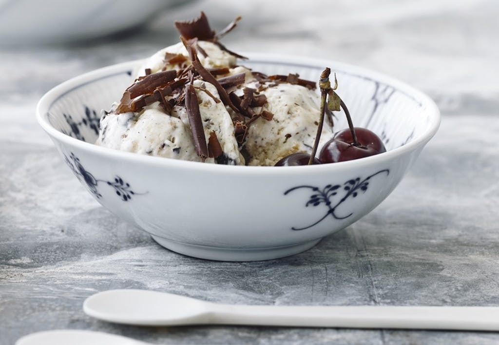 Semifreddo med kirsebær