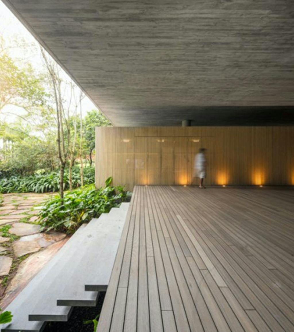 Indgangen til betonpavillionen