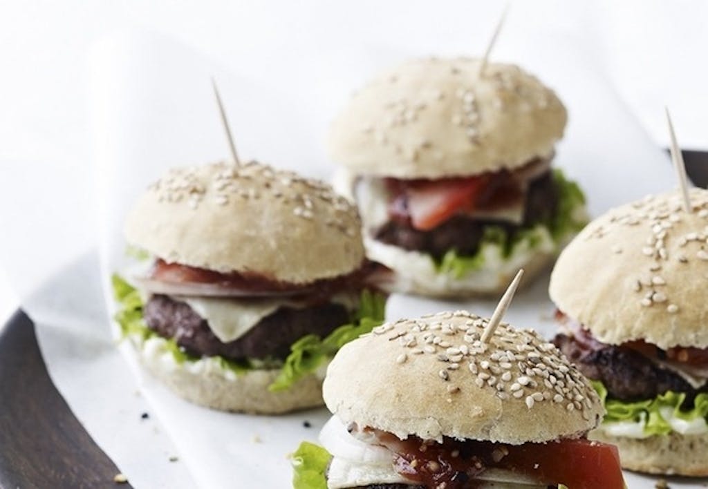 Fire slider-burgere med tandstik