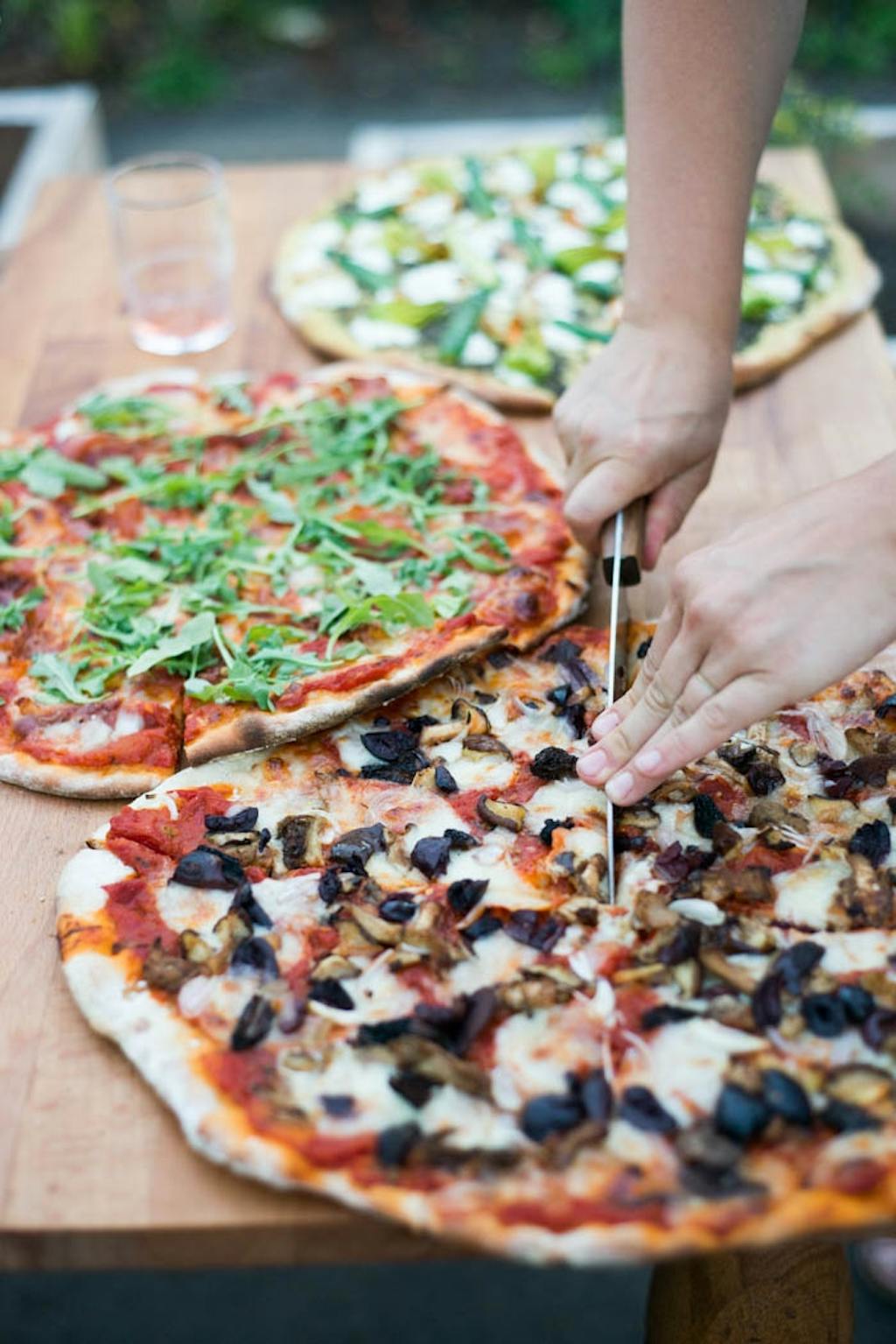 Lækker og praktisk pizza til studentergildet i haven