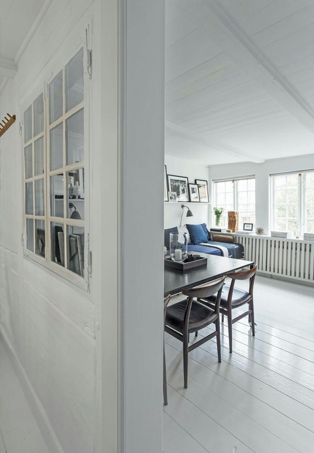 Halvvæg med gammelt vindue