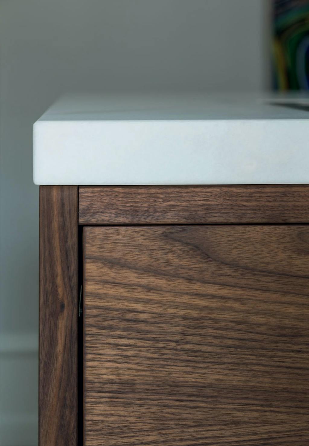 Marmor og valnøddetræ