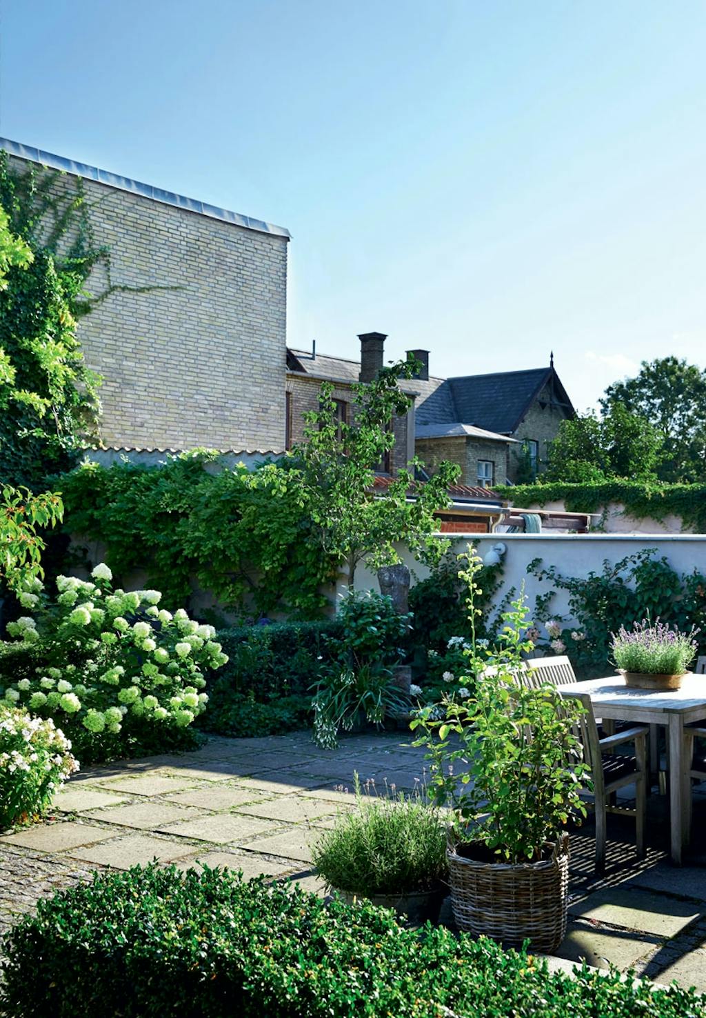 Sommerblomster i afstemte farver