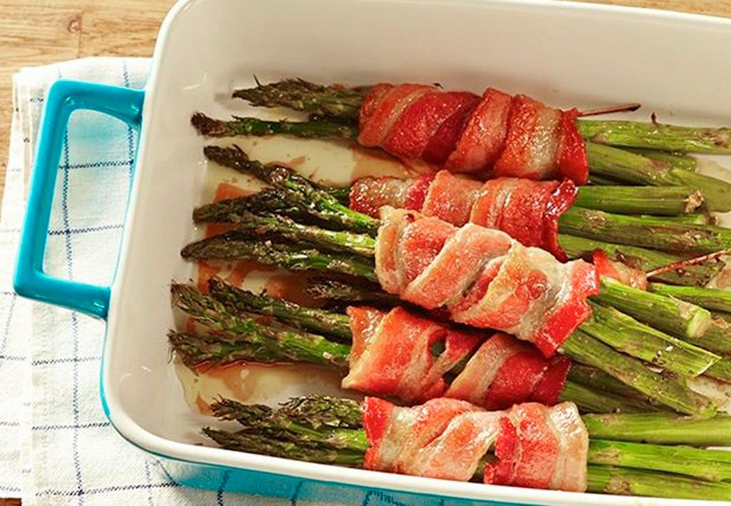 Asparges i baconsvøb