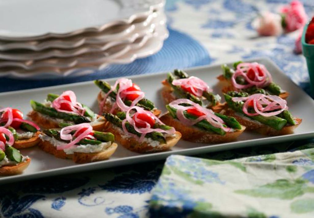 Toast med asparges og gedeost