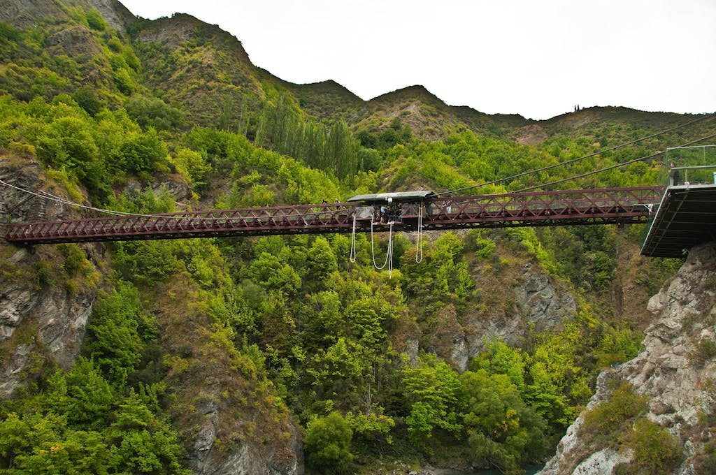 Få et adrenalin kick ved bungyjump