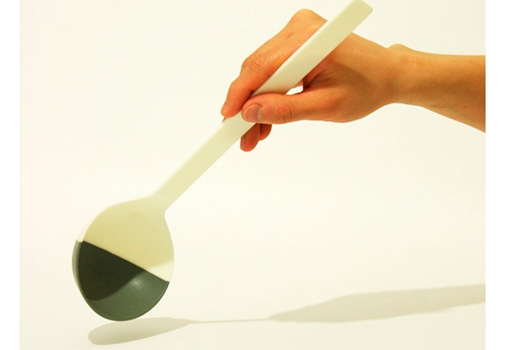 The Ladle Sweeper af Jeho Yoon kan bøjes og komme ind i alle kroge.