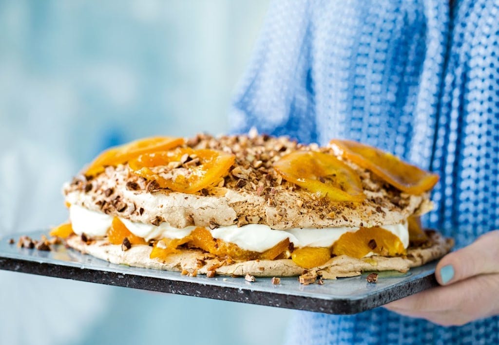 Marengslagkage med appelsin og flødeskum