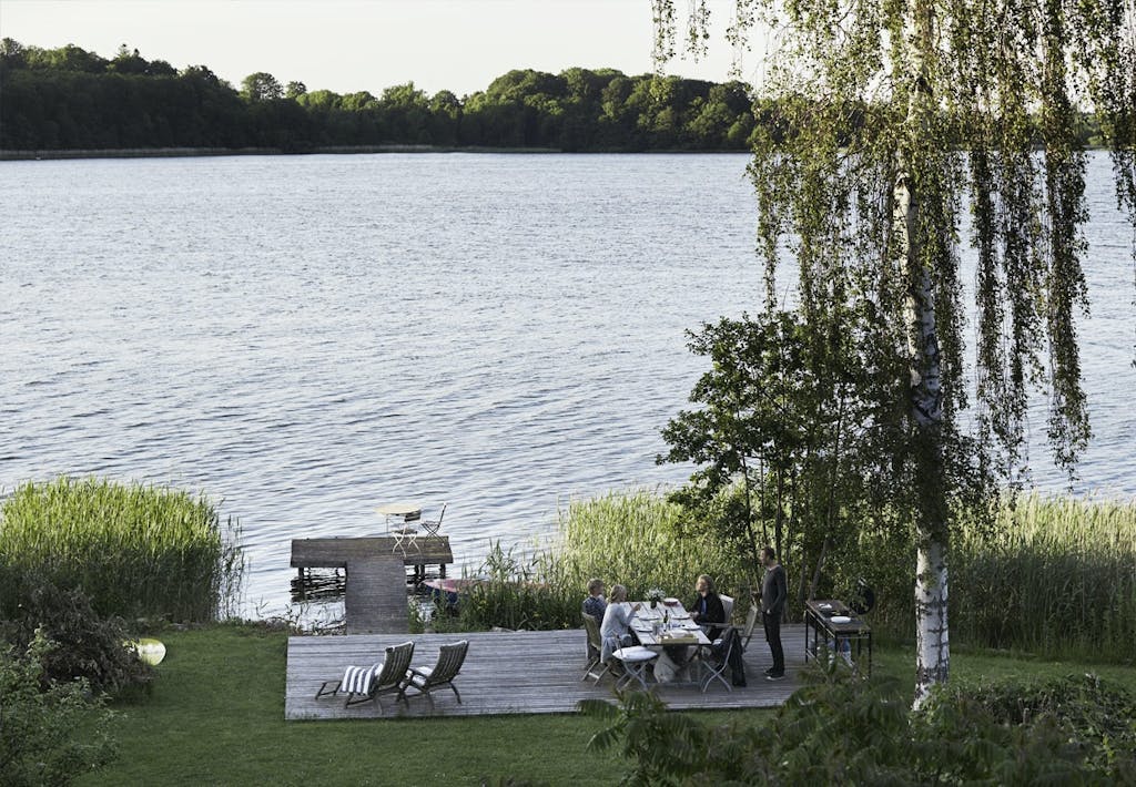 Udsigt til søen og den gamle badebro