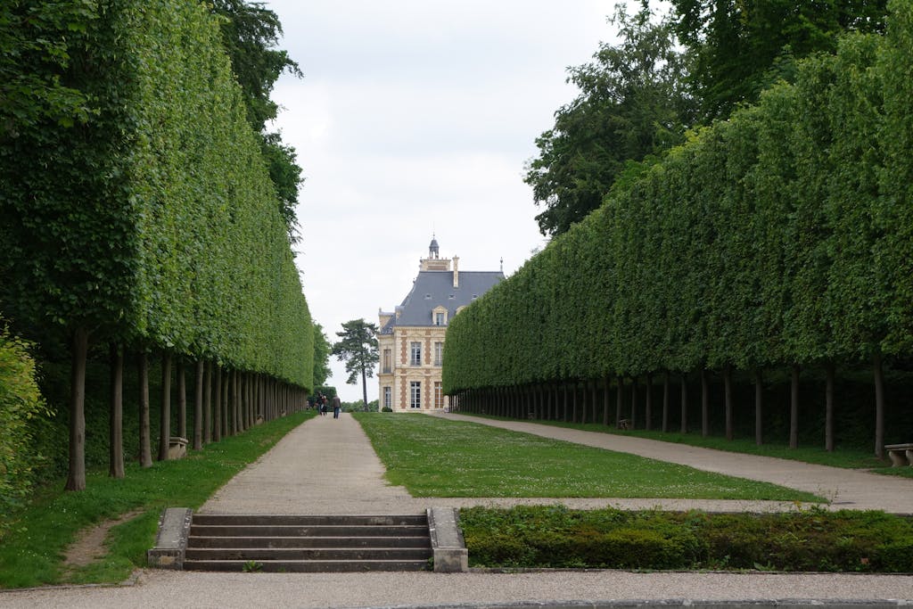 Smukke alleer i slotshaver til evig inspiration 