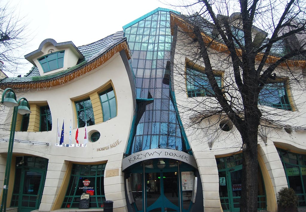 Det skæve hus i Zopot inspireret af den svenske billedkunstner Per Oscar Gustav Dahlberg's værker