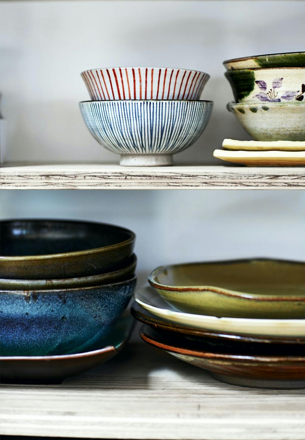 Japanske keramiktallerkener og skåle