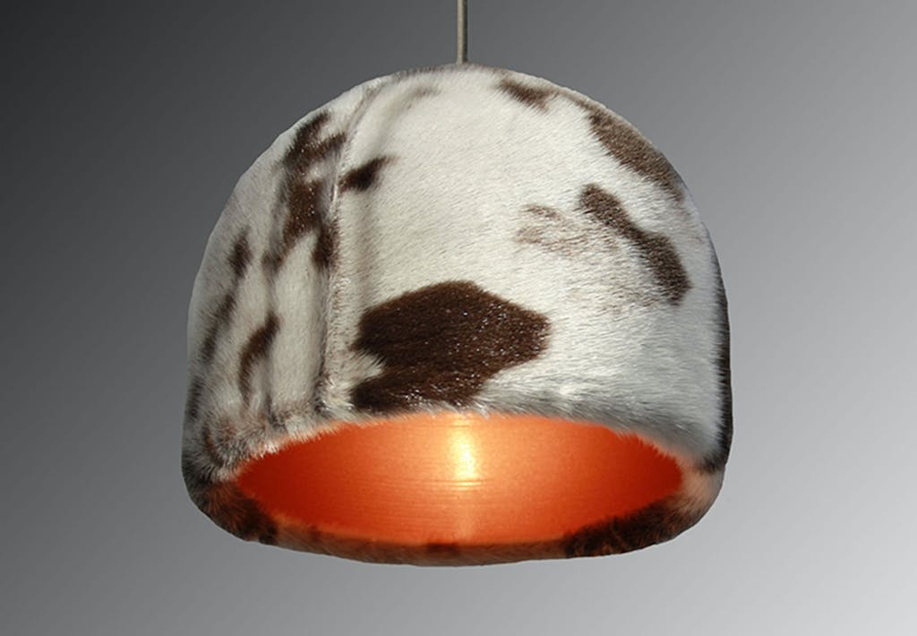 Design af Charlotte Bodil Hermansen: Seal Bell - lampe i sælskind