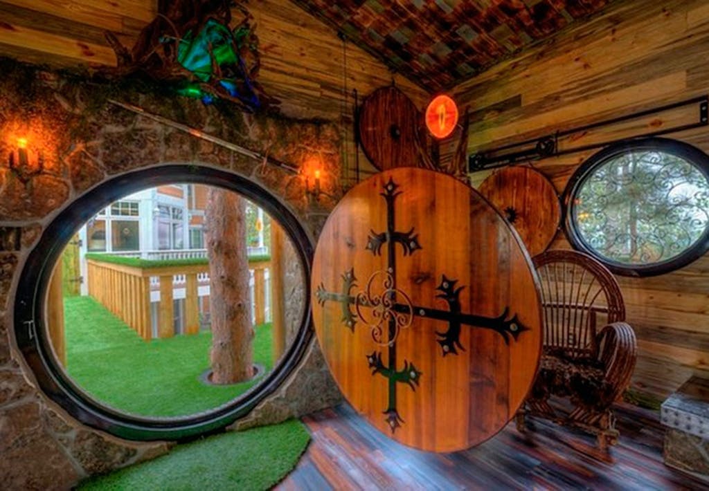 Den runde dørs politik.