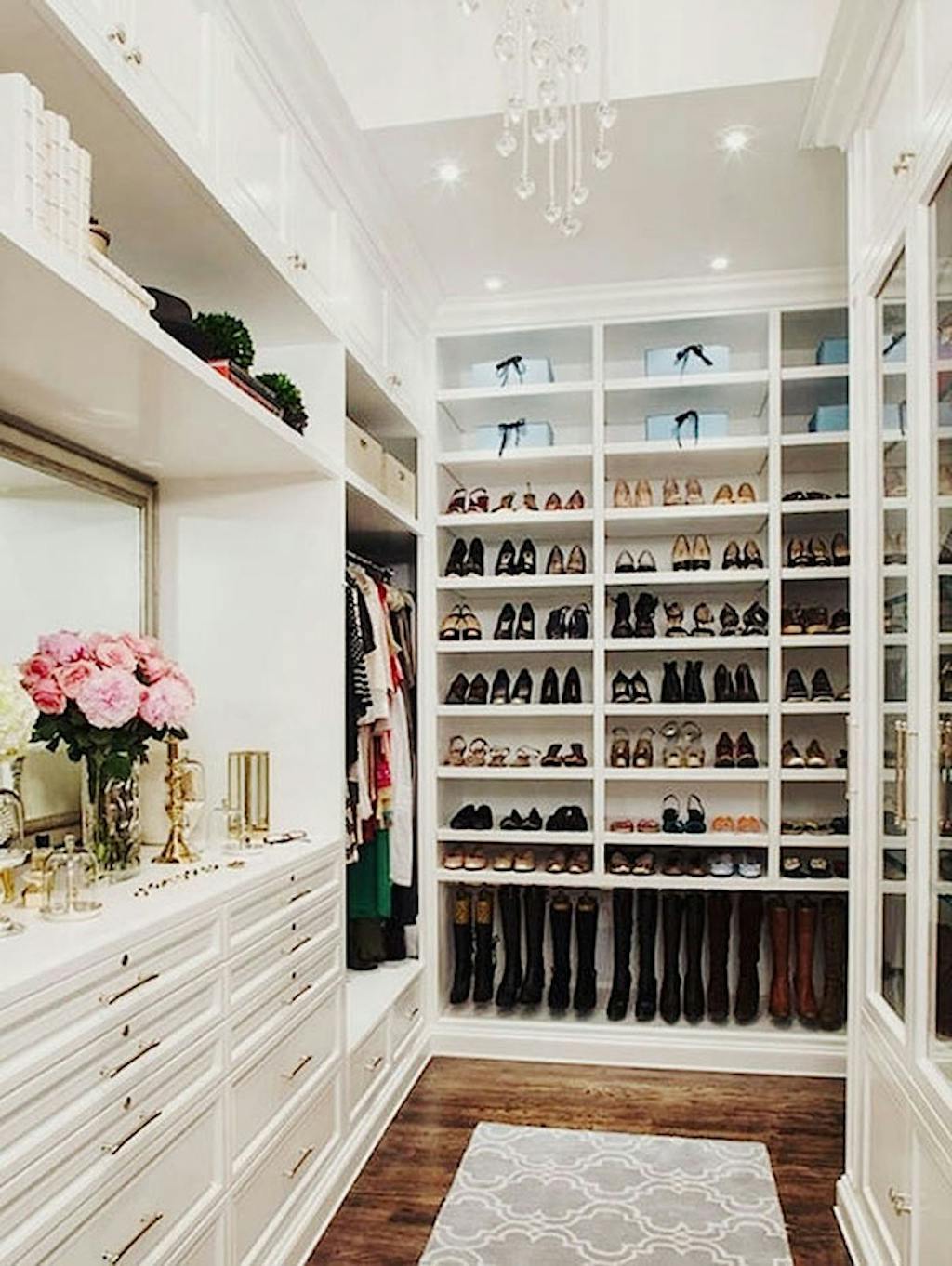Walk-in-closet