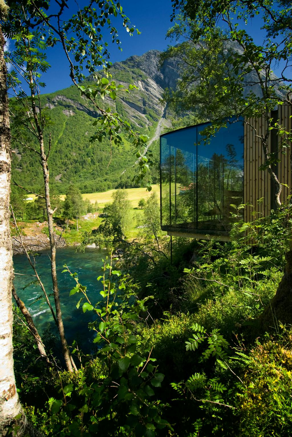 Prisvindende arkitektur ved Geirangerfjord 