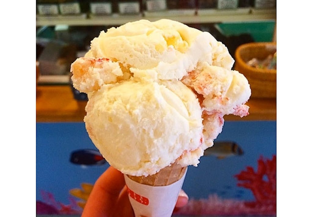 En kugle med hummer og en med ...