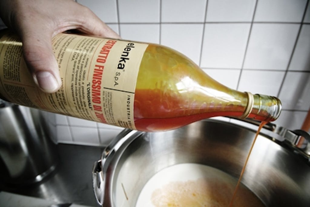 Likøren, som smagte af h .. til