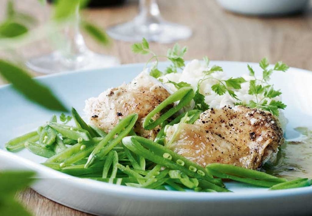 Helstregt kylling fyldt med urter og citronrisotto