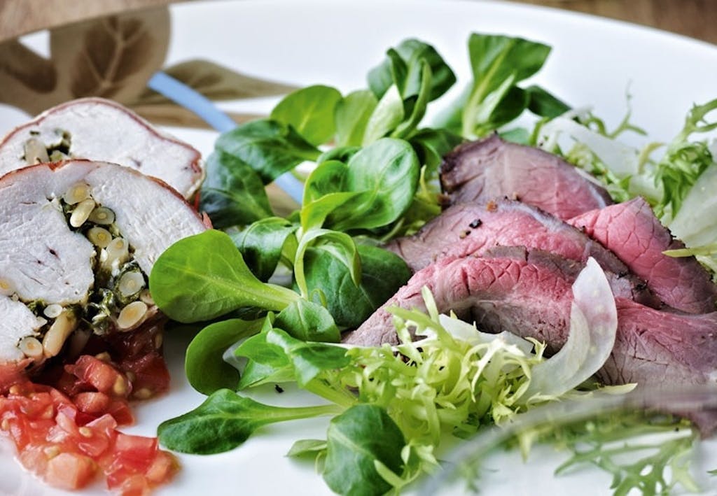 Rullesteg med kylling og serranoskinke