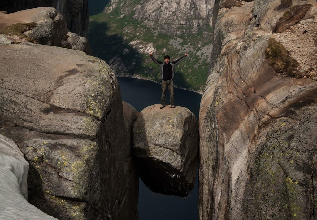 The Kjeragbolten boulder i Rogaland, Norge