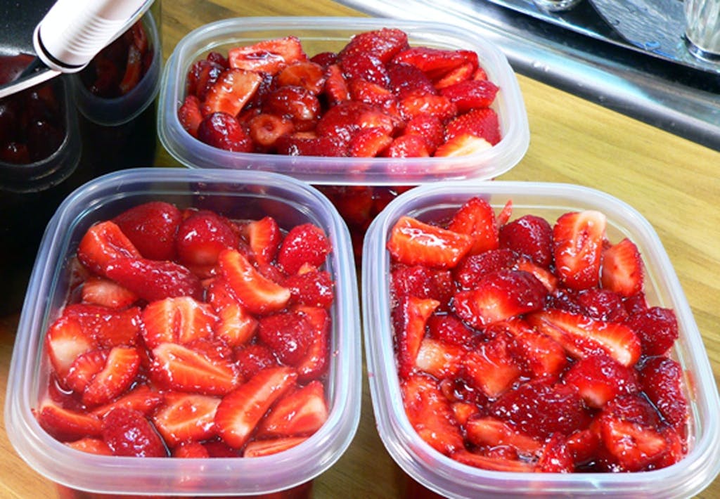 Kom dine jordbær i fryseren