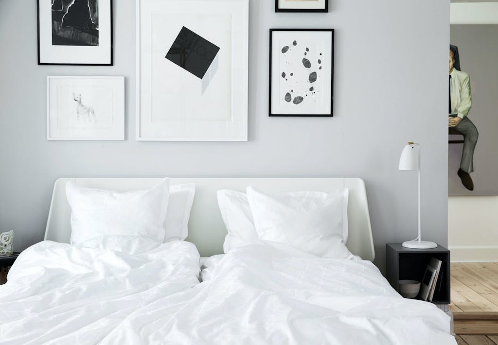 DEN HELT RIGTIGE SENG