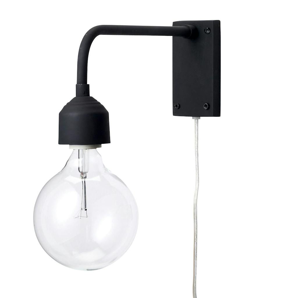 Væglampe i malet metal