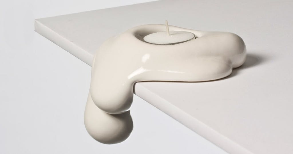 Fyrfadsstage støbt i stentøj Fyrfadsstage støbt i stentøj