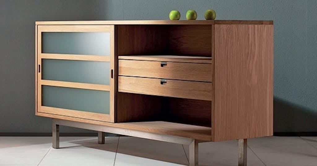 Møbler: 162 dybe tallerkner, 66 ildfaste fade eller 2300 skeer? Møbler: 162 dybe tallerkner, 66 ildfaste fade eller 2300 skeer?