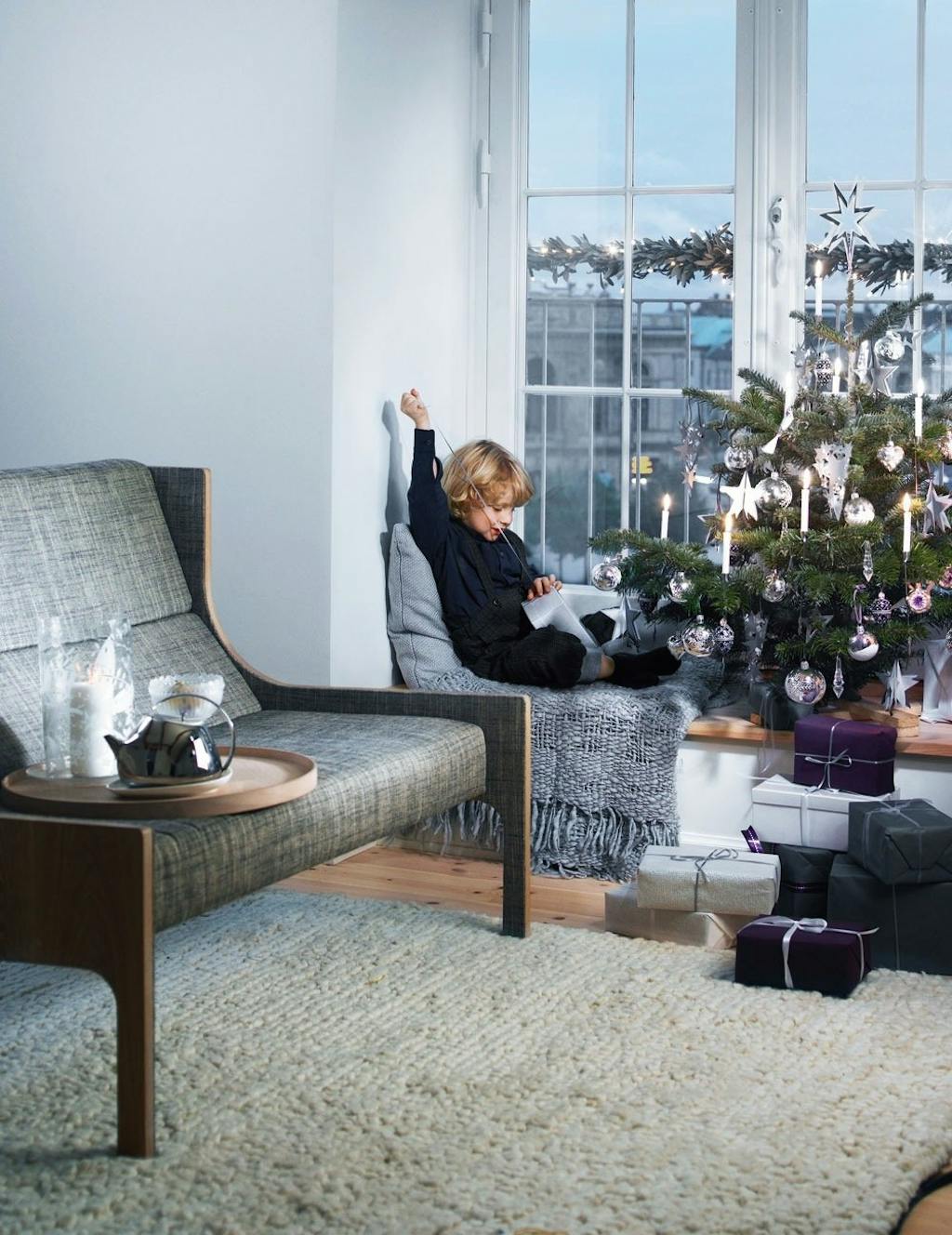 Pynt et lille juletræ