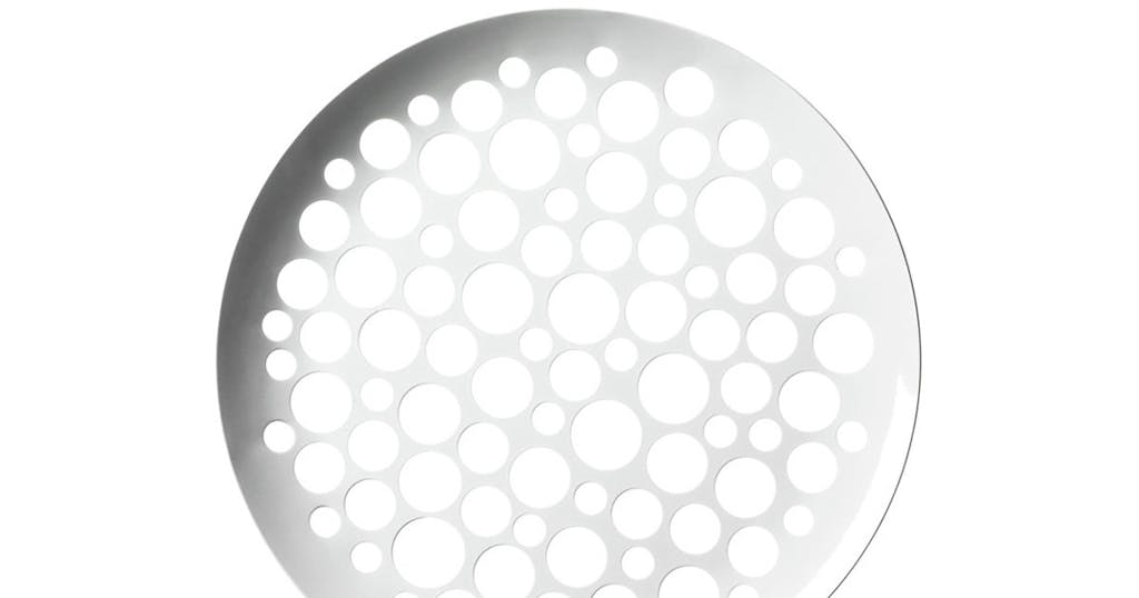 Moon er et fad fyldt med huller, der bryder alle regler og tager kedsomheden ud af det ordinære