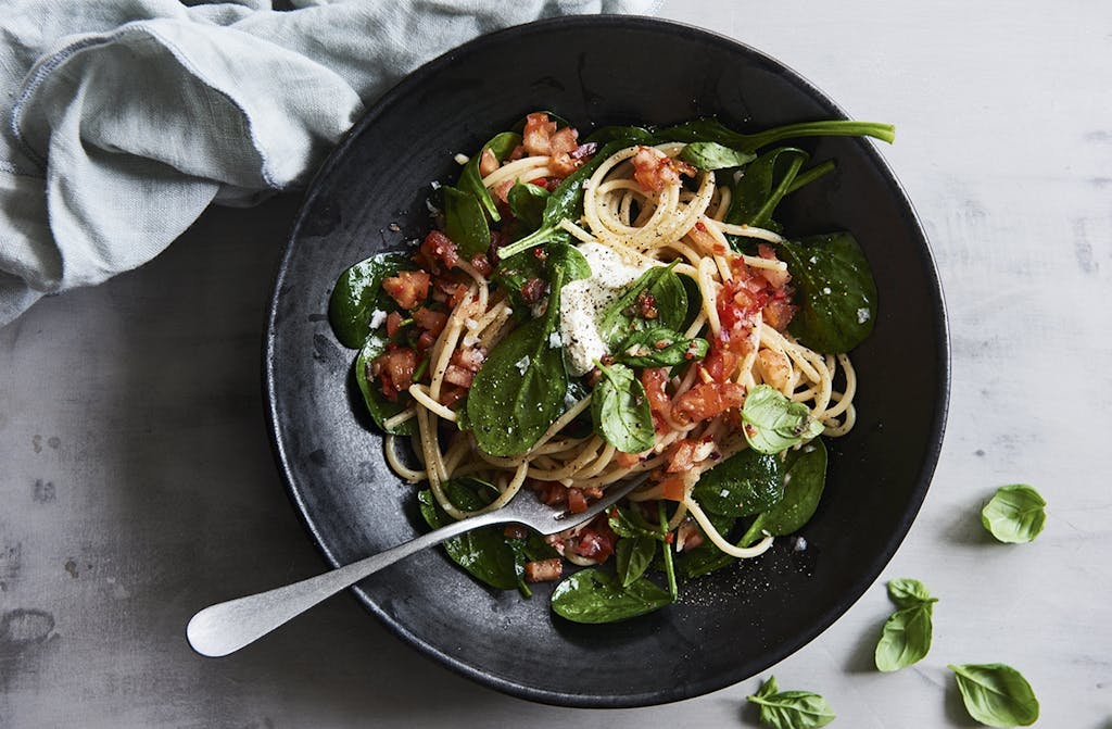 Italiensk spaghetti med raw tomatsauce