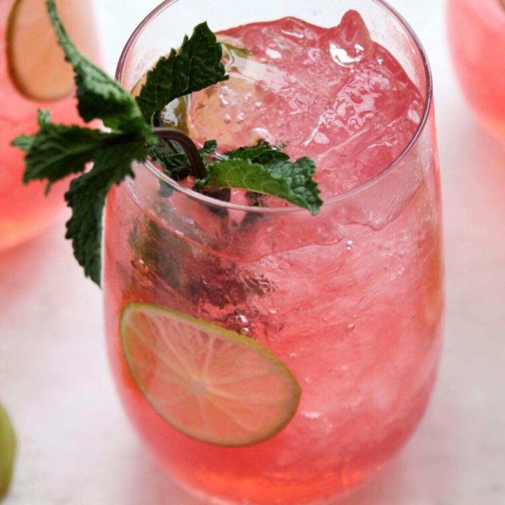 Opskrift på sparkling drink med tonic og passion