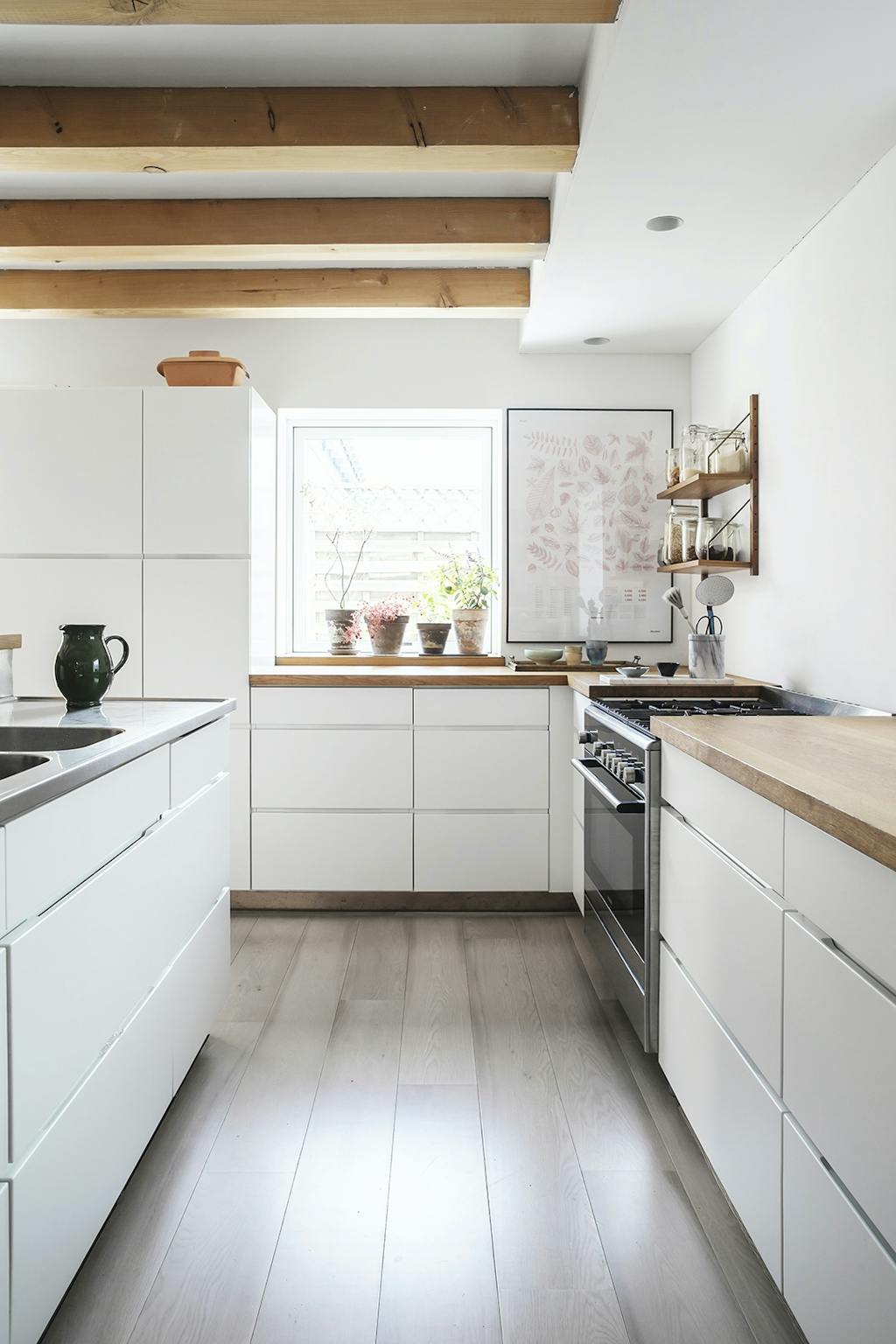 Hvidt Køkken bjælker Hvidt Køkken bjælker