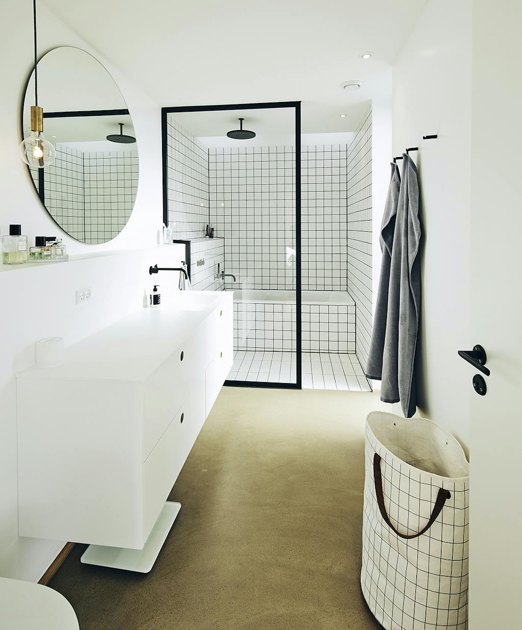 Badeværelse hvidt spejl Badeværelse hvidt spejl