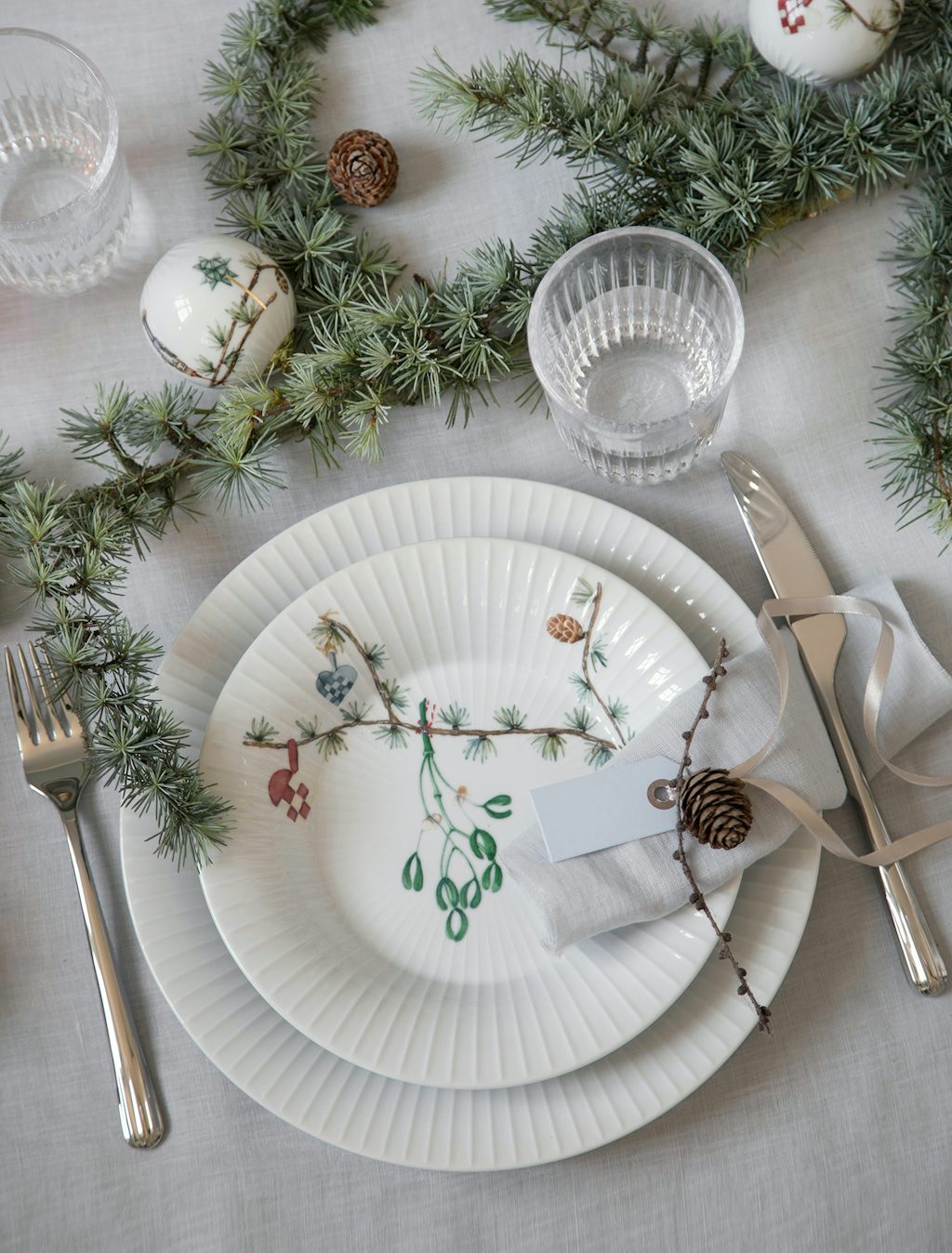 julestel_kahlers_jul_hammershoi_Jul_closeup_tallerken