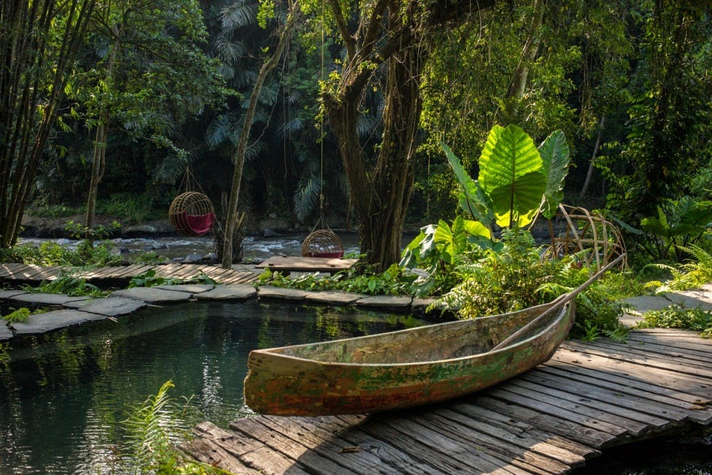 Båd flod luksushotel bali