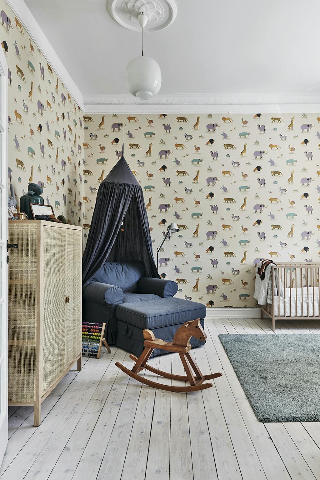 Børneværelse børneseng gyngehest Børneværelse børneseng gyngehest