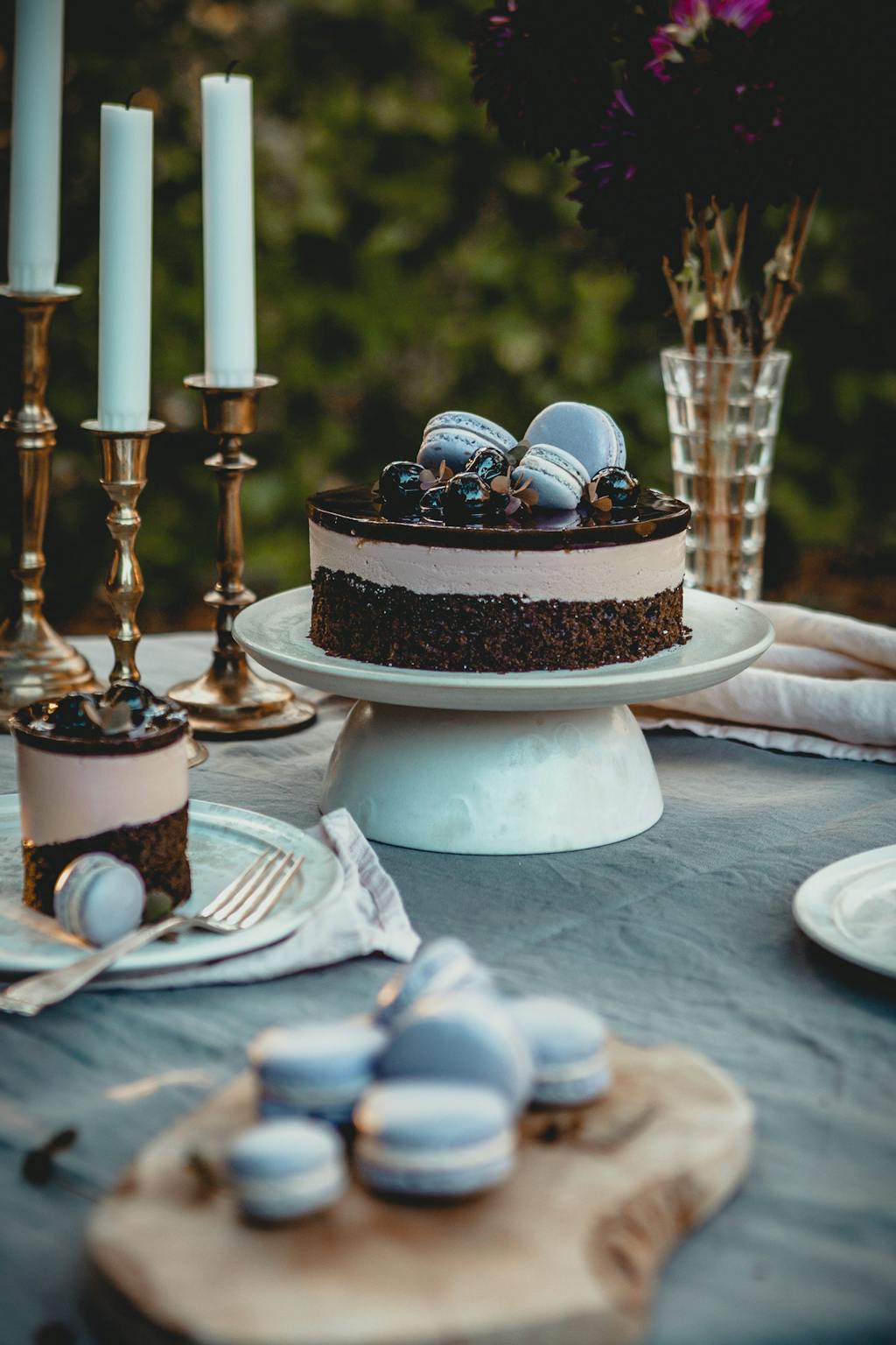 Syndig chokoladekage med kirsebærmousse