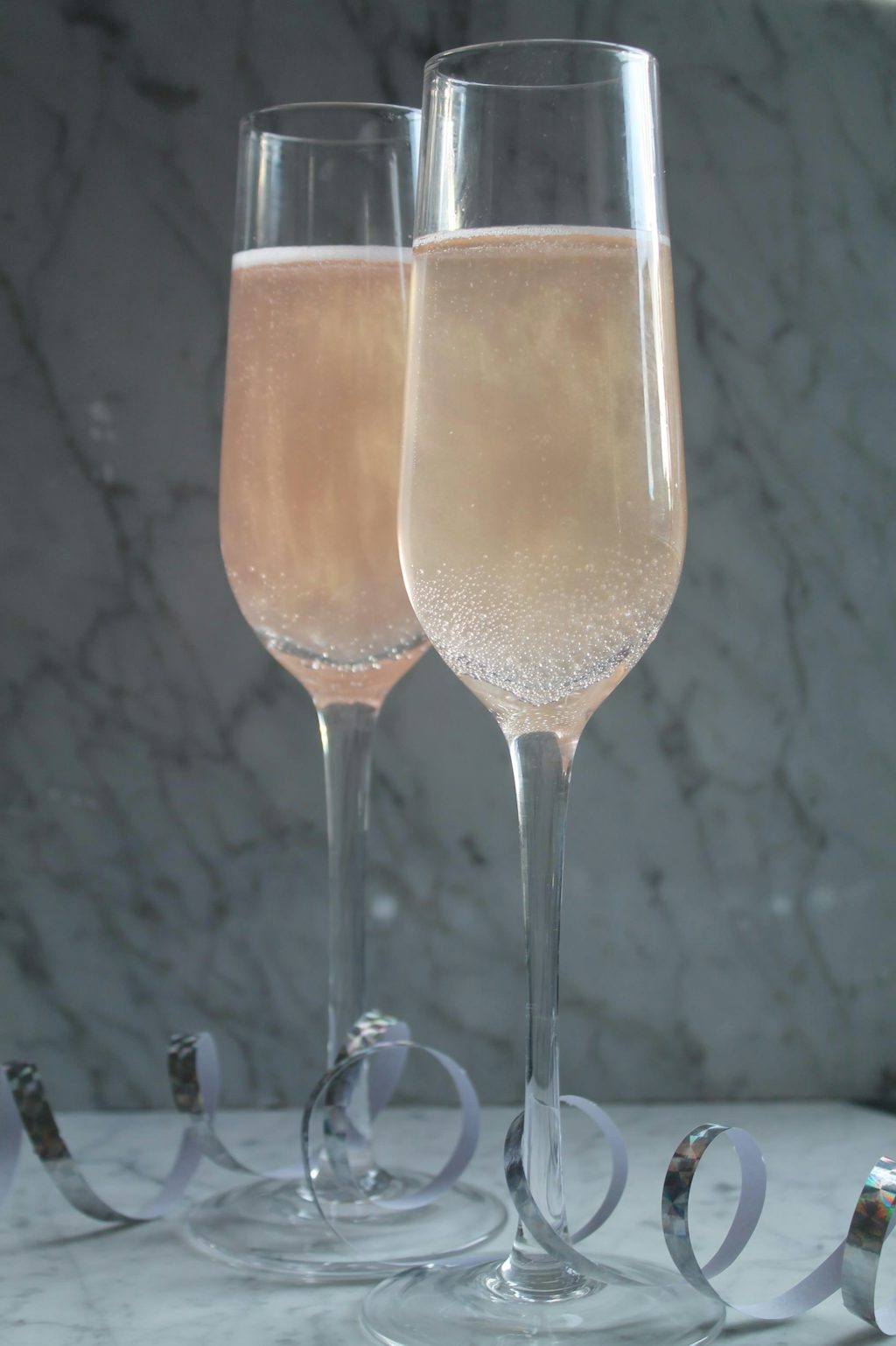 48358222_2164704090413924_2127396944950067200_n champagne nytår bobler pop a ball