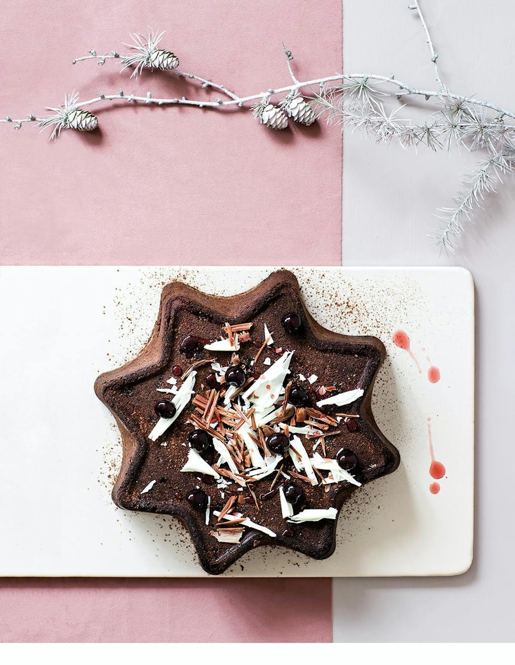 Årets julekage med kirsebær Årets julekage med kirsebær