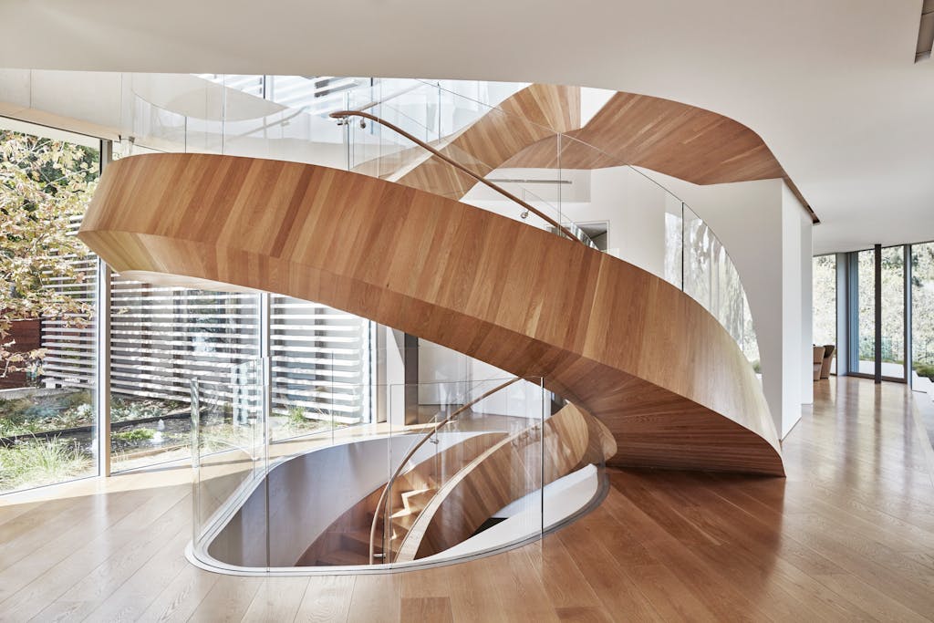 trapp i tre og glass